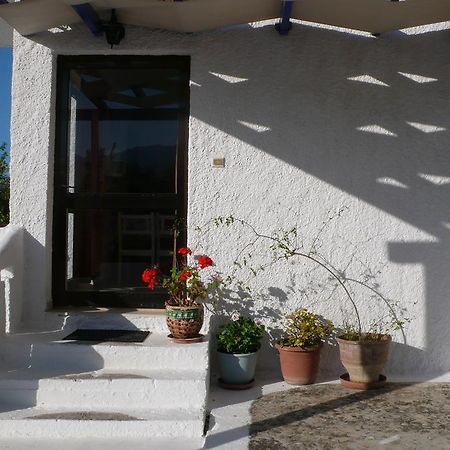 Stefanos Garden Apartment Armenoi  Bilik gambar