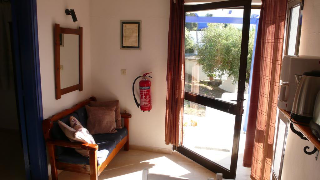 Stefanos Garden Apartment Armenoi  Bilik gambar