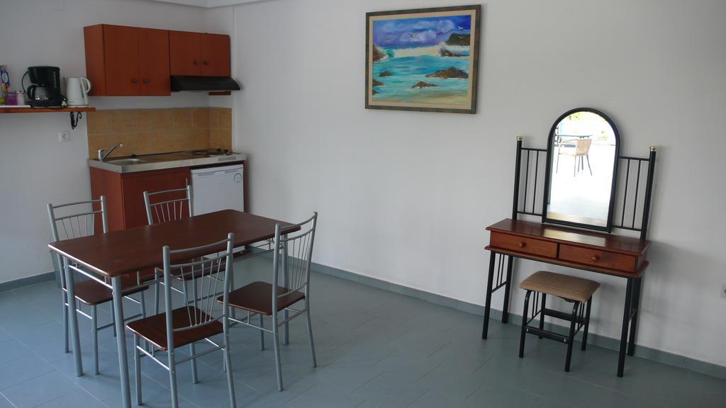 Stefanos Garden Apartment Armenoi  Bilik gambar
