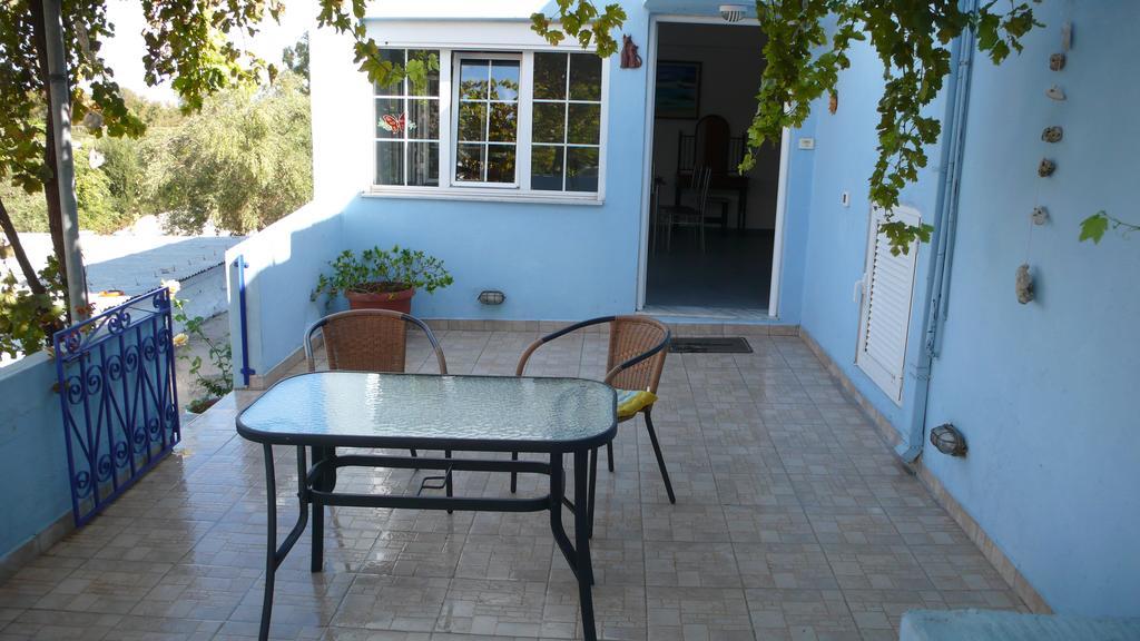 Stefanos Garden Apartment Armenoi  Bilik gambar